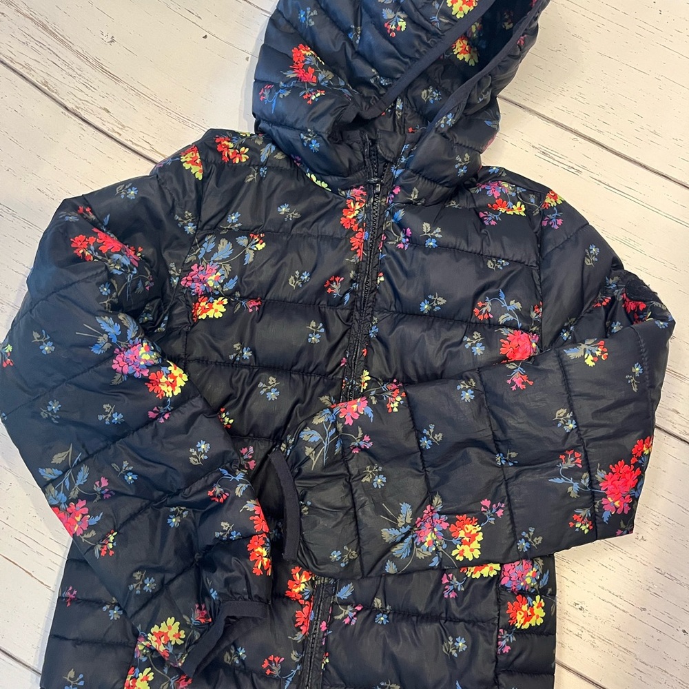 Girls light jacket. - Picture 2 of 4